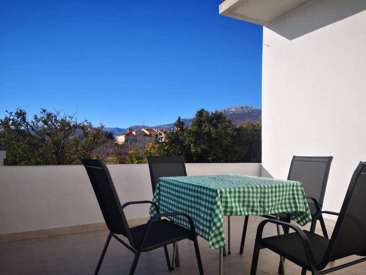 Sun Apartments Kaštela Екстериор снимка